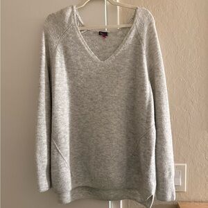 Vince Camuto Light Gray V-Neck Sweater